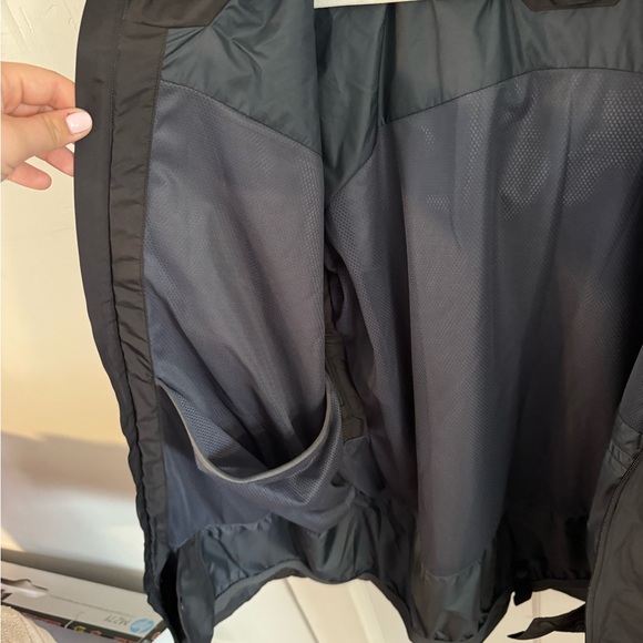 Patagonia Women’s Powder Town Jacket - Picture 7 of 8